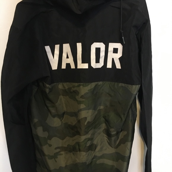 Black and Camo Valor World Changer Jacket - Picture 5 of 6